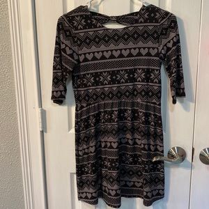 Forever 21 girls’ casual black dress!